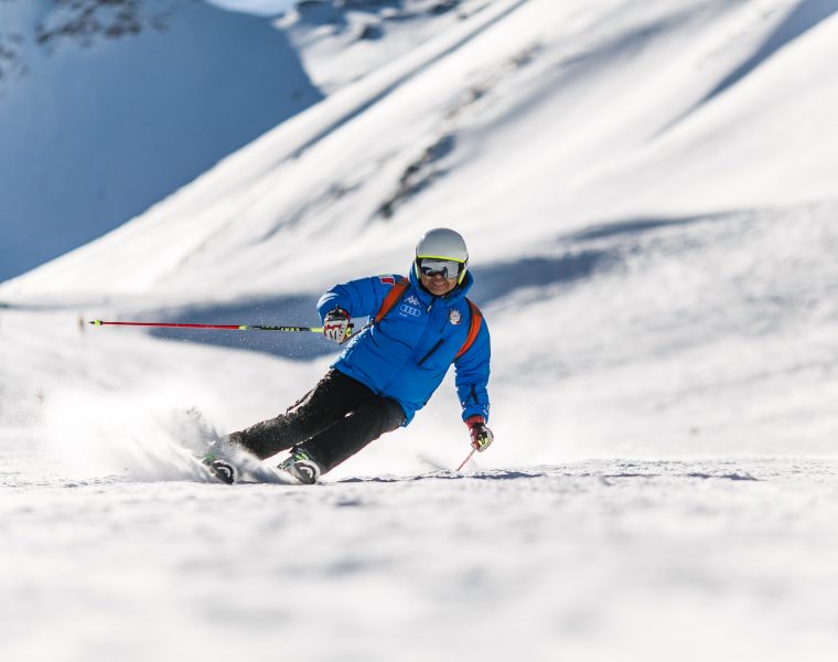 Skiing in uttarakhand