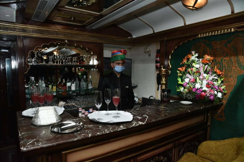 Journey Across South India In The Luxurious Golden Chariot 6 Bar 1