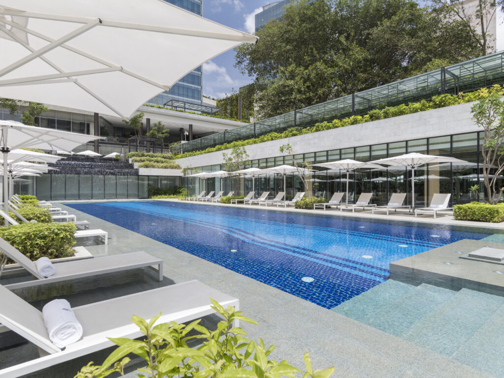 Bng 255 swimming pool
