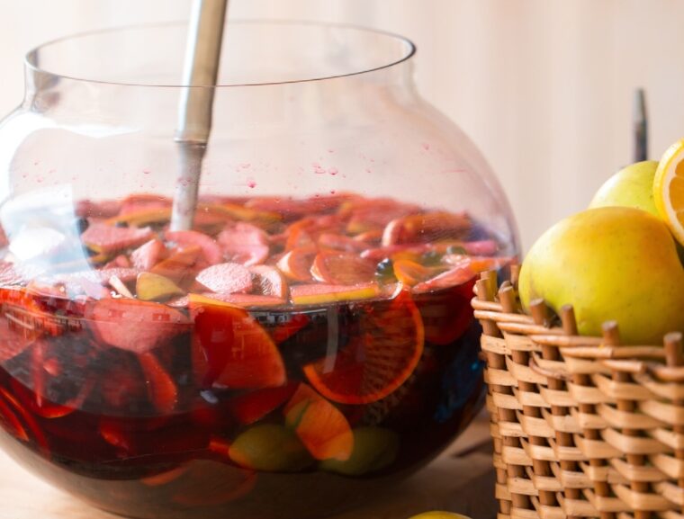 A bowl of fruit punch