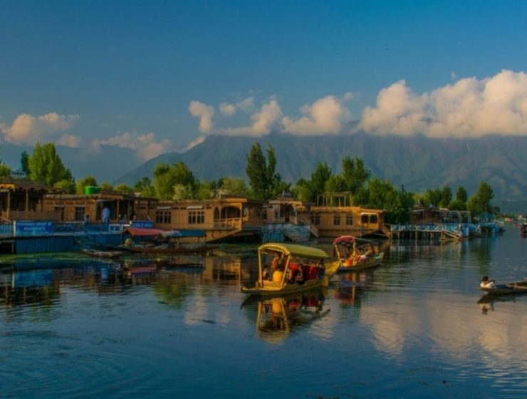 Record-breaking footfall in kashmir