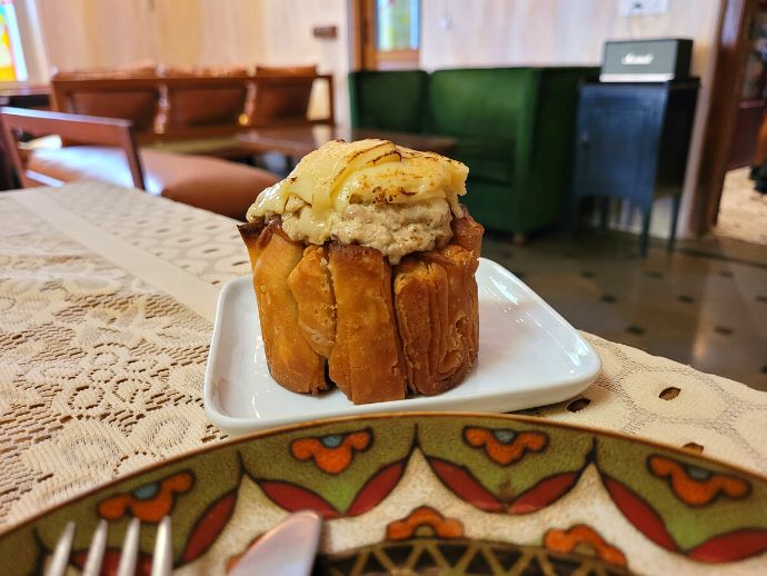 Love crumbs, the lovefools, bandra, bakery, bandra bakery