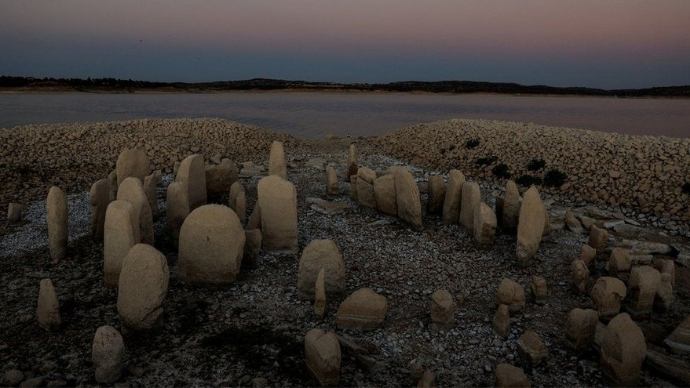 European Drought Brings Out Sunken Ships, Ghost Villages, And Hunger Stones! 3 European drought
