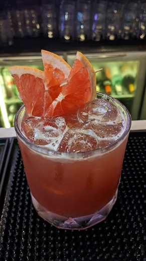 7 Easy Variations Of A Whiskey Sour To Impress The Crowd 6 Pomegranate & grapefruit whiskey sour.
