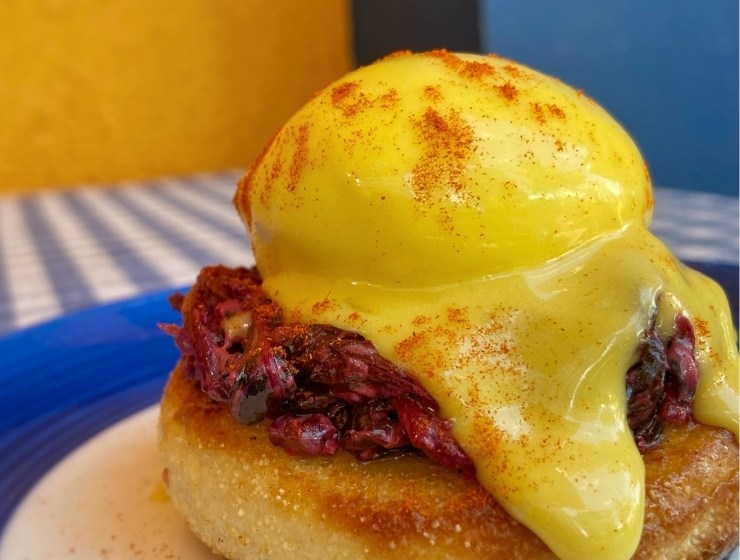 Eggs florentine tambdi bhaji