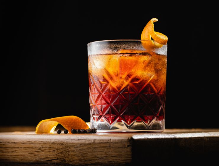How do you whip up a classic negroni?