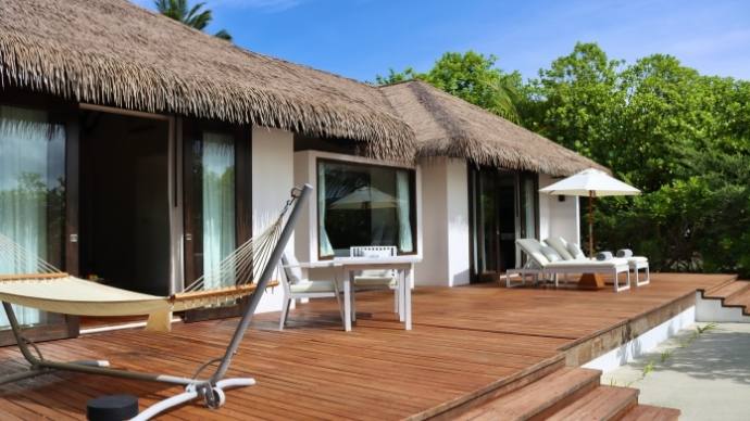 Review: Master The Art Of Idling At Noku Maldives 4 Best sundeck views
