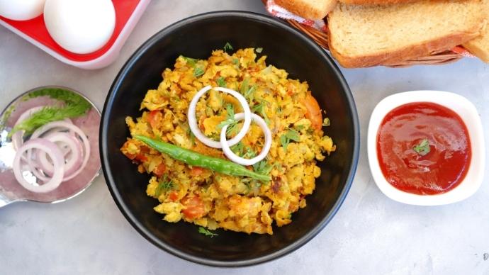 Legend has it that behram contractor used to catch a late train to devka and spend the night at oliaji’s hotel, just so that he could wake up to parsi delights, including spicy egg akuri. Image: shutterstock/manaswi patil.