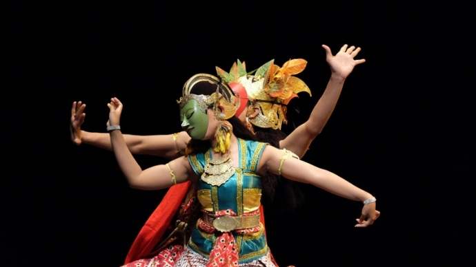 The Ramayana: An Epic Tying Seven Southeast Asian Countries Together! 5 Wayang wong in indonesia