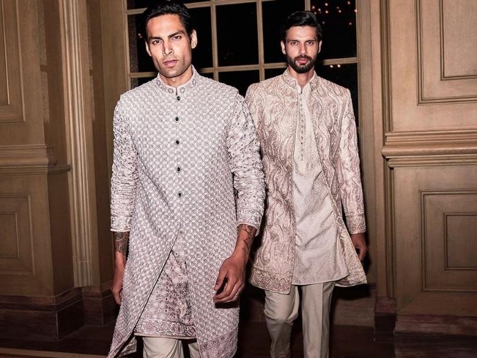 Here'S How To Amp Up Your Card-Night Fashion Game This Diwali 7 Tarun tahiliani