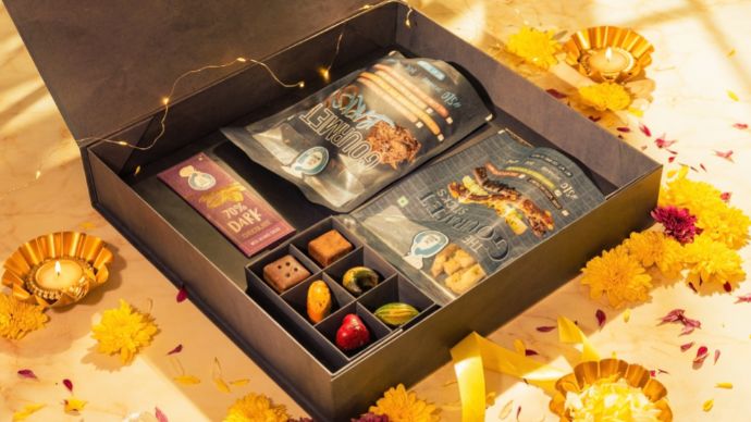 Diwali hamper by the blue gourmet can be customised as well.