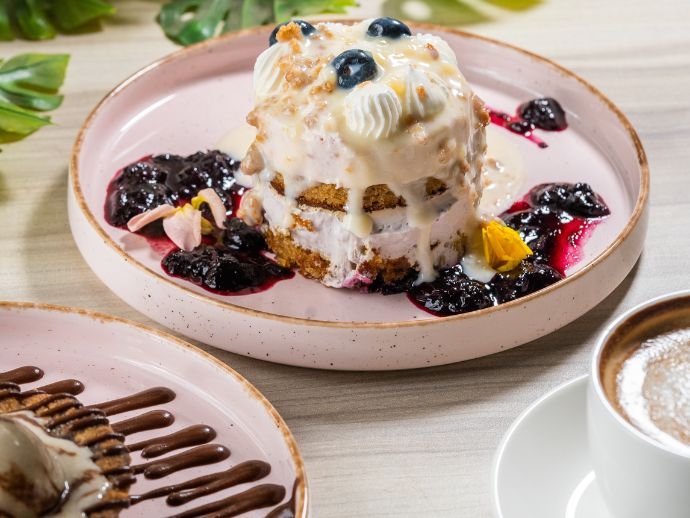 Plate Up Guilt-Free Desserts For The Festivities With Seeds Of Life And The Paleoo Bakes 1 Sugar-free mix berry pull up cake by seeds of life x the paleoo bakes.