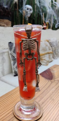 Spooktacular And Chilling: Mumbai, Would You Try These Halloween-Special Cocktails This October? 9 Satanic iced tea at binge by bastian.