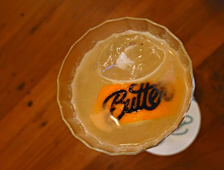 Butter, pune, cocktails