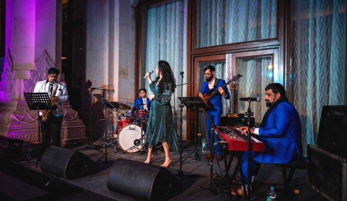Traveldine Jazz Nights Sparkle Under The Stars At The Leela Palace Bengaluru’s Library Bar 2 Bengaluru, jazz