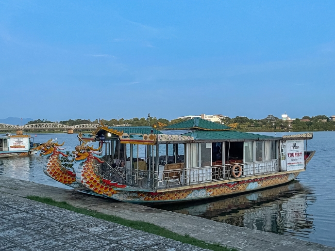 Dragon boat ride hue