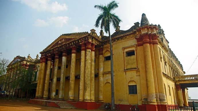 How Netflix'S Qala Pays Homage To The Feudal Mansions Of Calcutta 6 Hetampur mansion