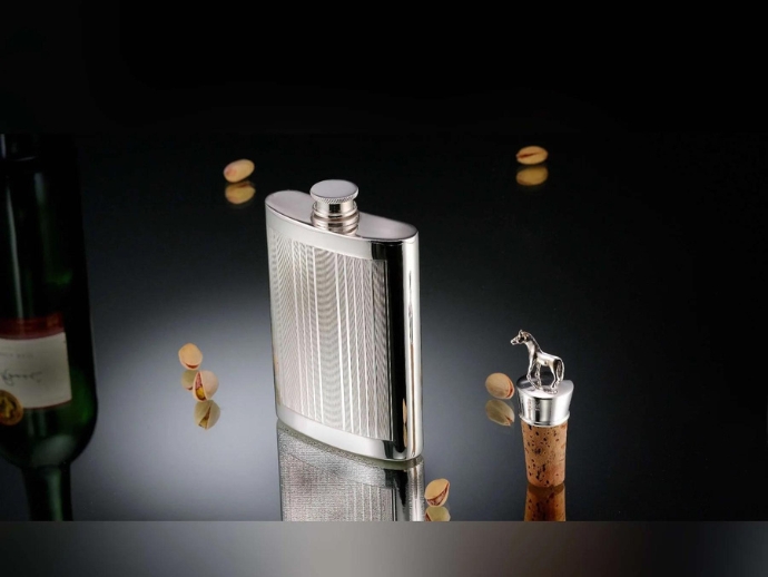 12 Christmas Gifts For The Ultimate Whisky Enthusiast 4 Whisky flask