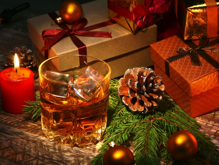 12 Christmas Gifts For The Ultimate Whisky Enthusiast 4 Christmas gifts for whisky lovers.