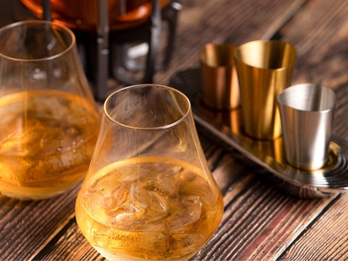 12 Christmas Gifts For The Ultimate Whisky Enthusiast 7 Whisky snifters