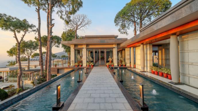 5 Best Hotels In India That Are Going All Out For Christmas This Year! 5 Moksha himalaya spa resort, himachal