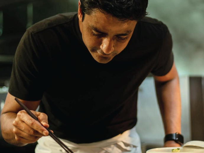 Hakkasan Launches 'Only At' Series With Chef Manu Chandra, Who Fires Up The Wok With A Curious Cantonese Feast Fused With Local Indian Nuances 1 Chef manu chandra at hakkasan mumbai. Image: instagram.