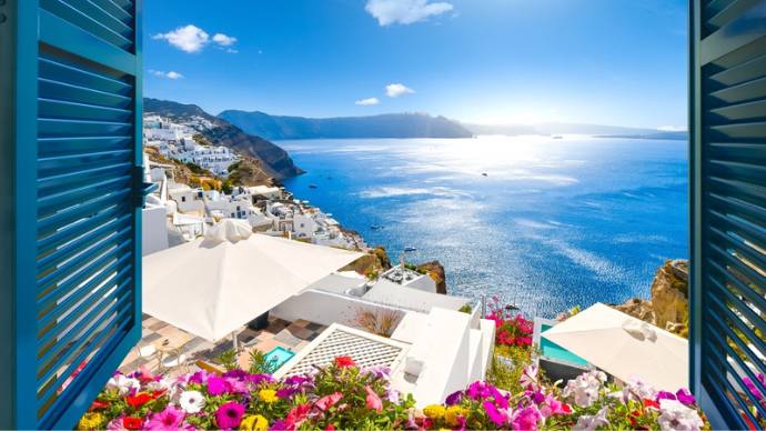5 Travel-Inspired Fragrances That Will Take You Around The World! 6 Greece